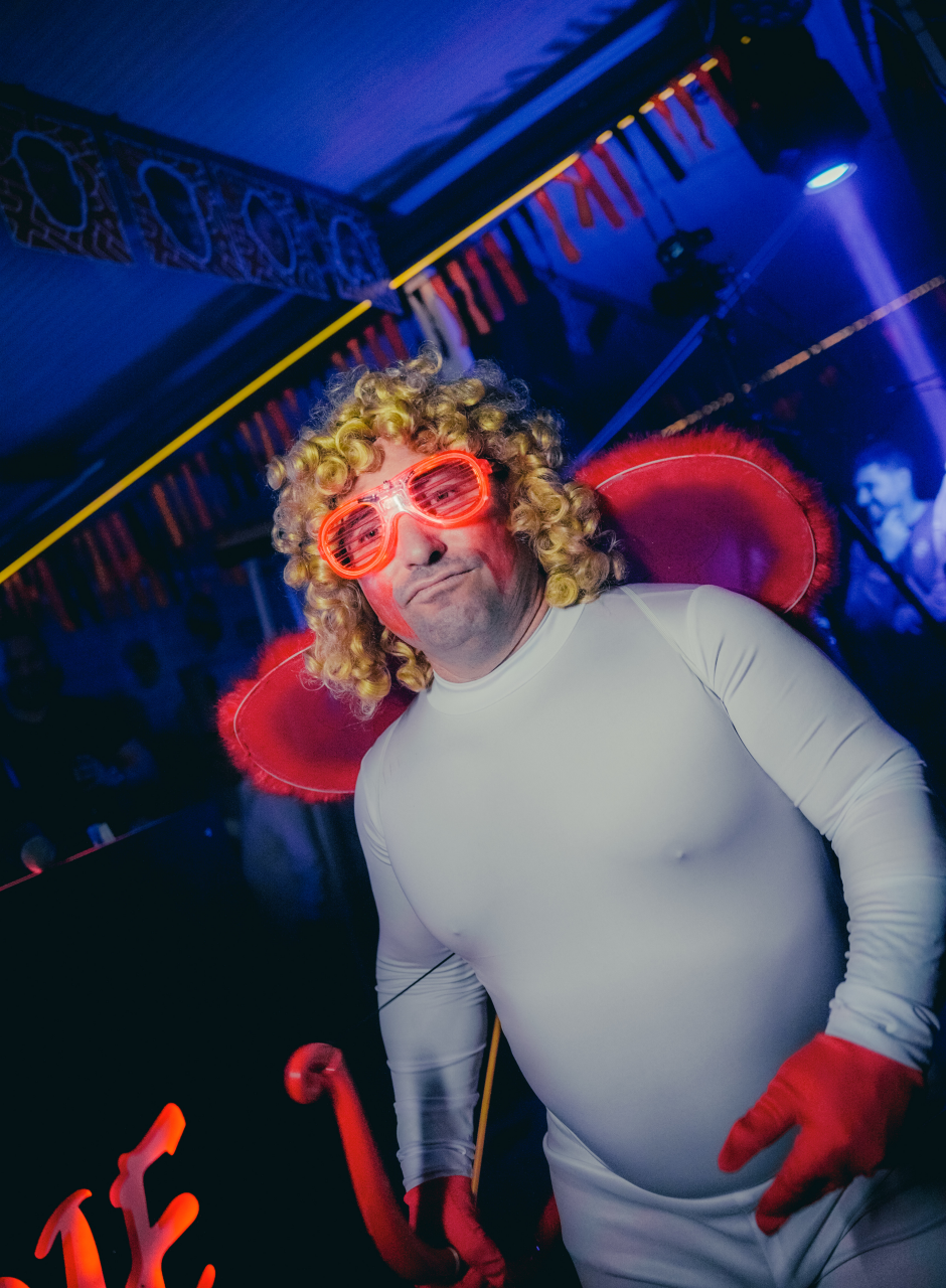 fiesta cupido the room