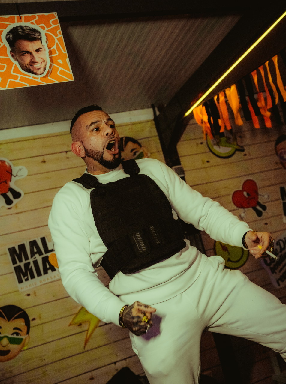 fiesta mala mia influencer the room